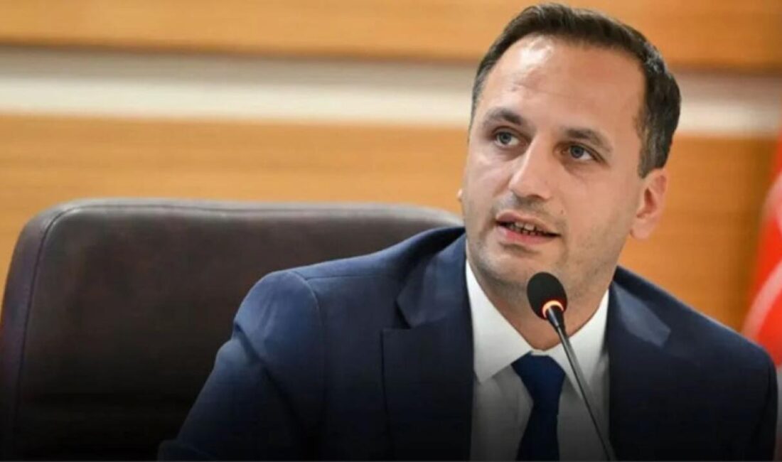 Bornova Belediye Başkanı Ömer Eşki ve beraberindeki 3 bürokratın serbest