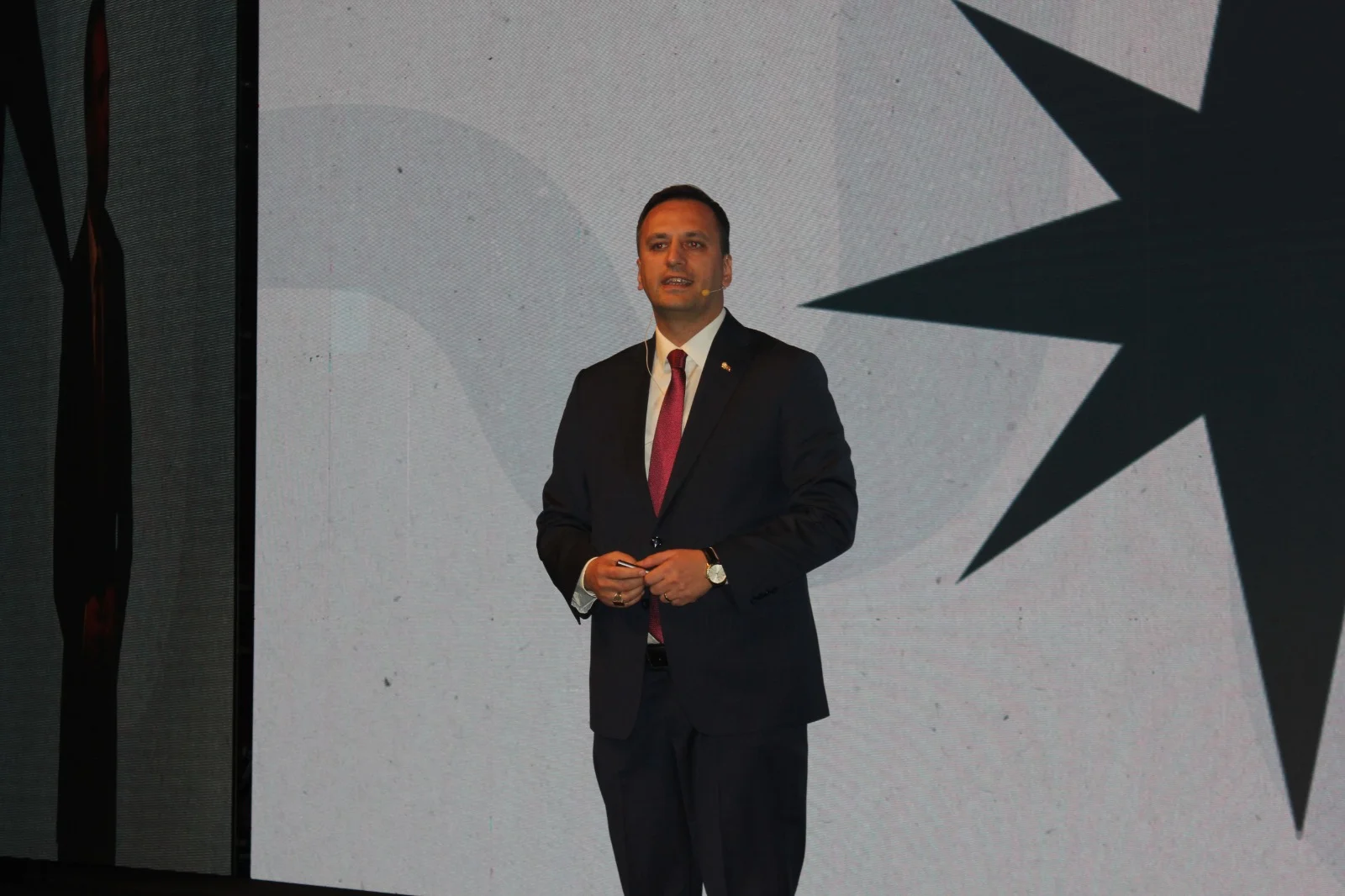 Başkan Eşki'den 2 yıllık icraat raporu: 'Kutup yıldızımız Bornova'