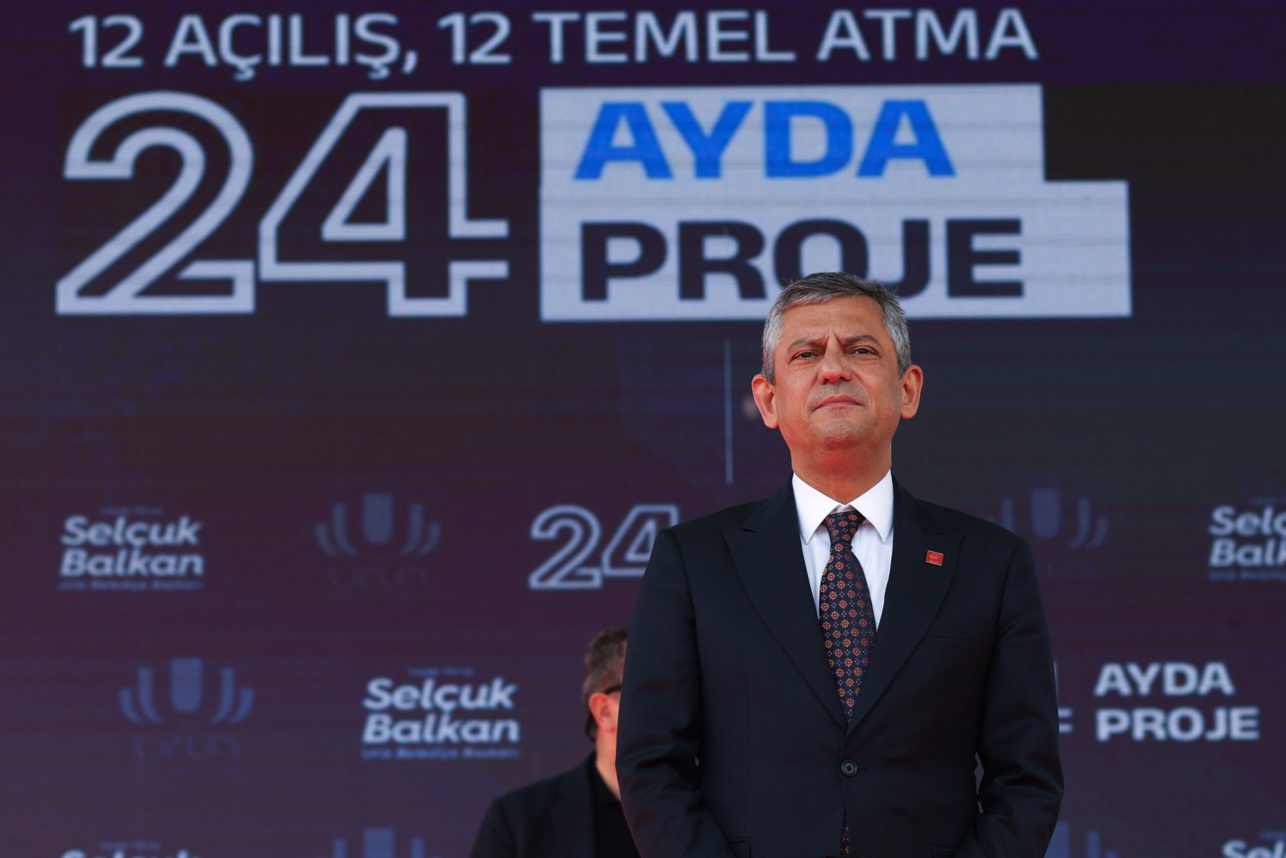 Özgür Özel Urla'da konuştu: “Kayyım tezgahını kuranlara halk en büyük cevabı verdi"