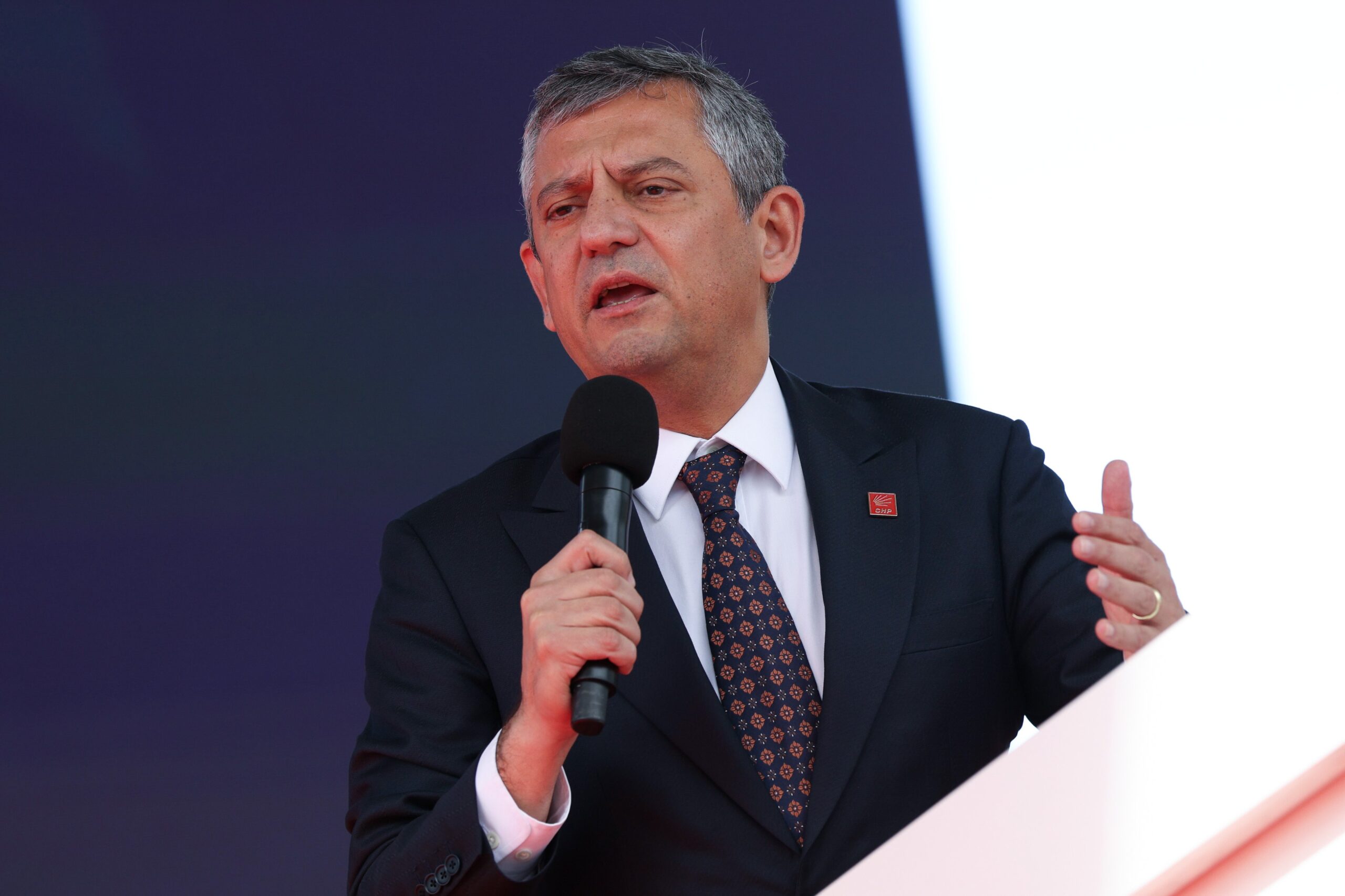 Özgür Özel Urla'da konuştu: “Kayyım tezgahını kuranlara halk en büyük cevabı verdi"