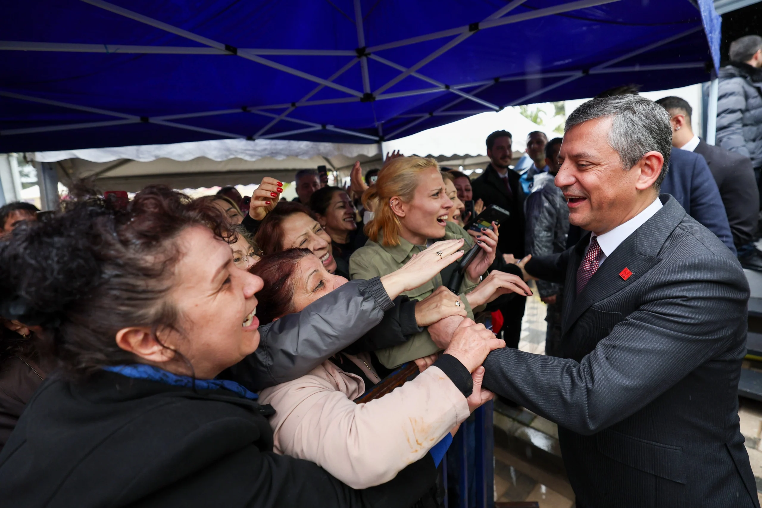 Özgür Özel İzmir’de talimatı verdi: “Tam yetki il başkanımızdadır"