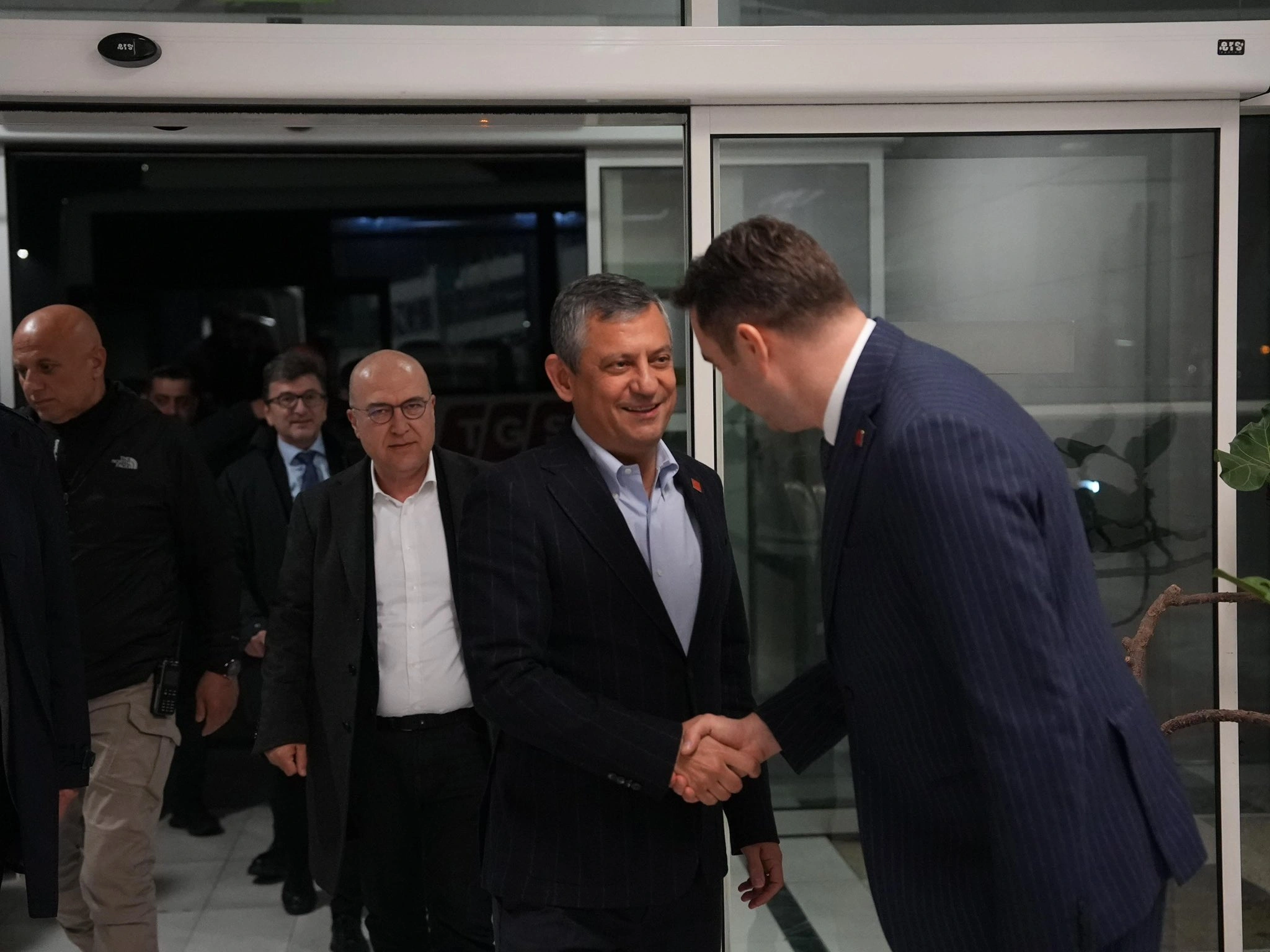 Özel, Büyükşehir, Urla, Çeşme ve Konak belediyelerinin projeleri için kurdele