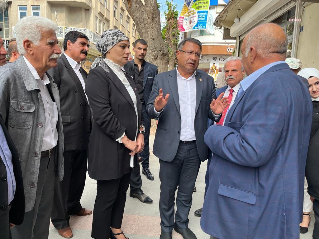 Siyasetin 'Roman' sınavı: 'Kağıt üzerinde vaatler mi somut çözümler mi?'