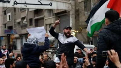 İsrail'in 'idam yasası' kararına tepki için sokağa dökülen göstericiler Şam'daki