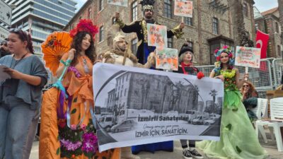 Kadınların ve gençlerin fırsat kapısı olan Meslek Fabrikası için sanatçılar