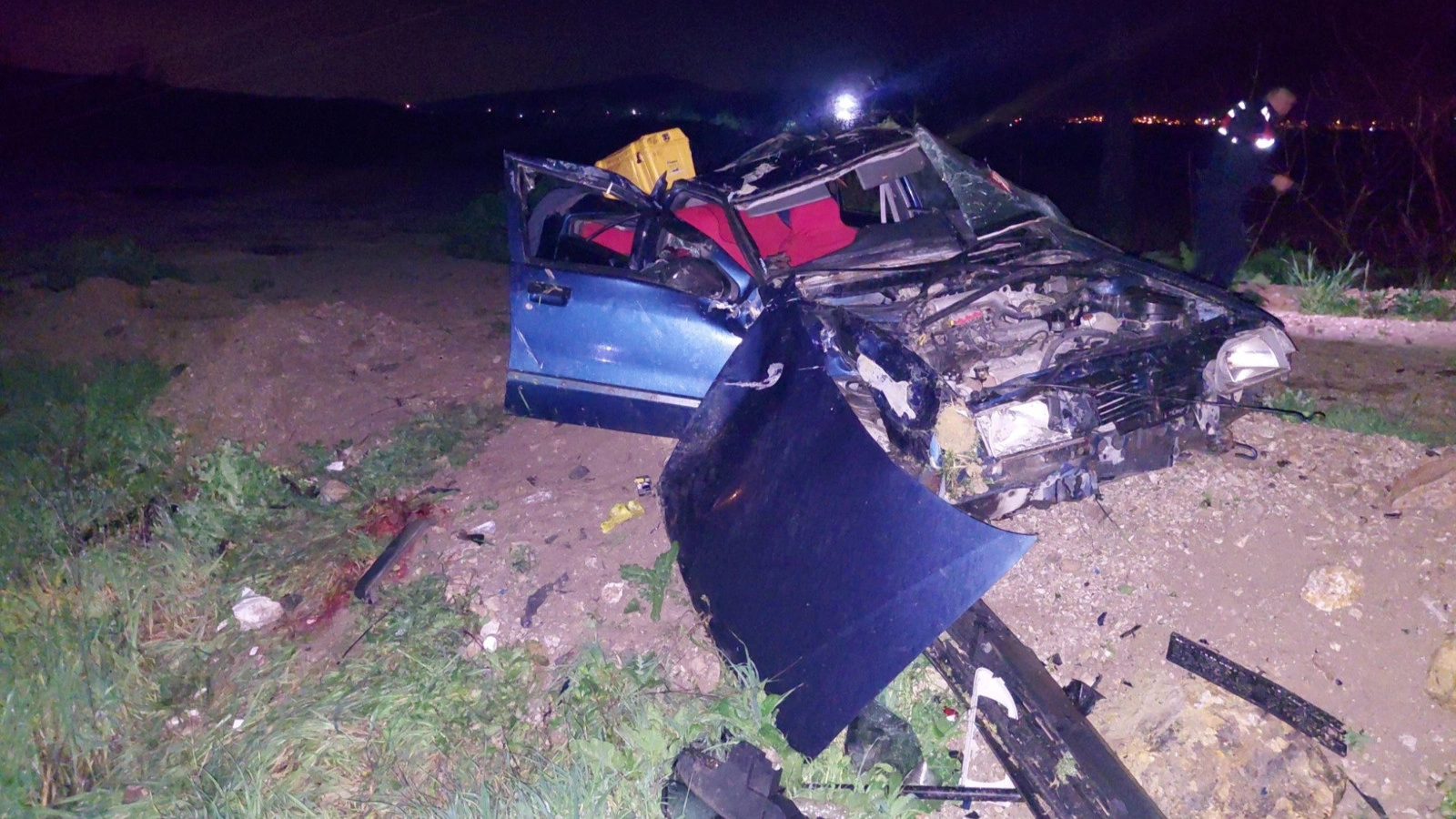 Manisa'da kontrolden çıkan otomobil taklalar atarak savruldu. Kazada 34 yaşındaki