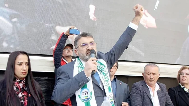 Antalya Serik’in CHP’li Belediye Başkanı Kadir Kumbul, partisinden istifa etti.