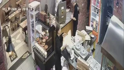 Arnavutköy'de bir otelde konaklayan bir şahıs, 3 yıllık husumetlisinin hedefi