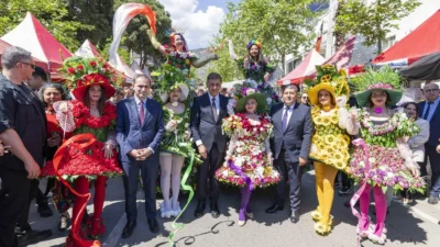 27. Uluslararası Bayındır Çiçek Festivali görkemli bir kortejle başladı. İzmir