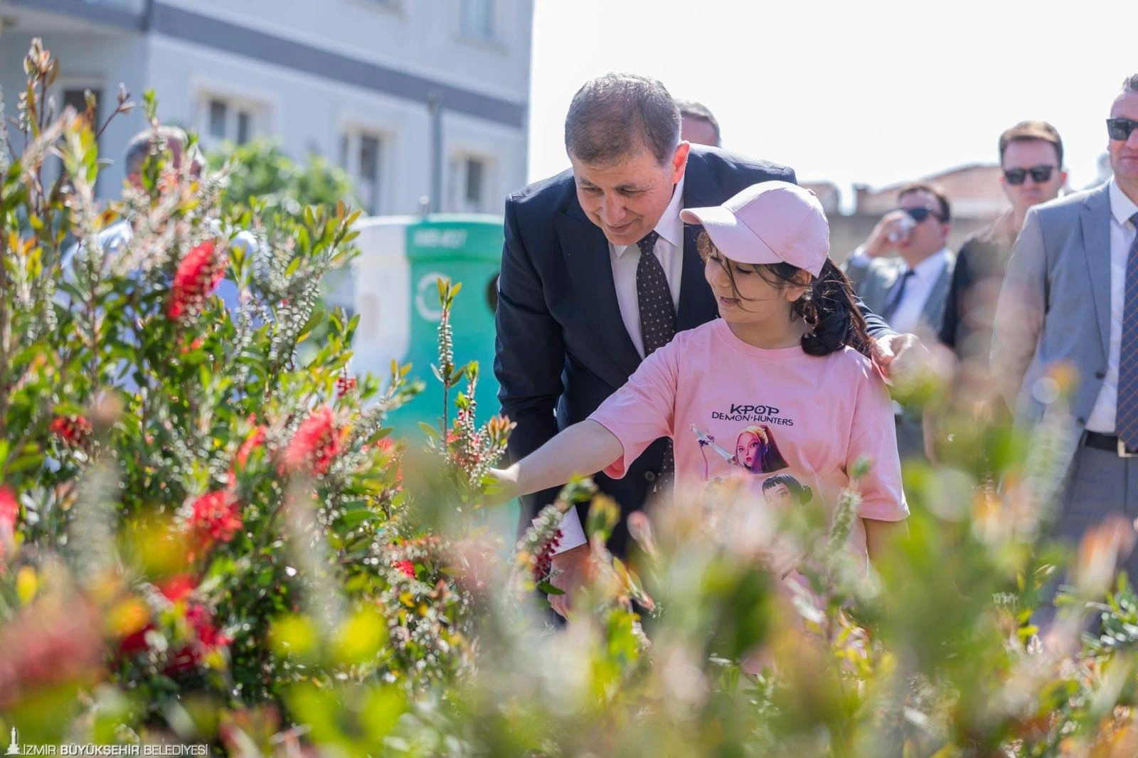 Başkan Tugay’dan Bayındır’a 127 milyonluk müjde! "Çiftçiyle şifa bulacağız"
