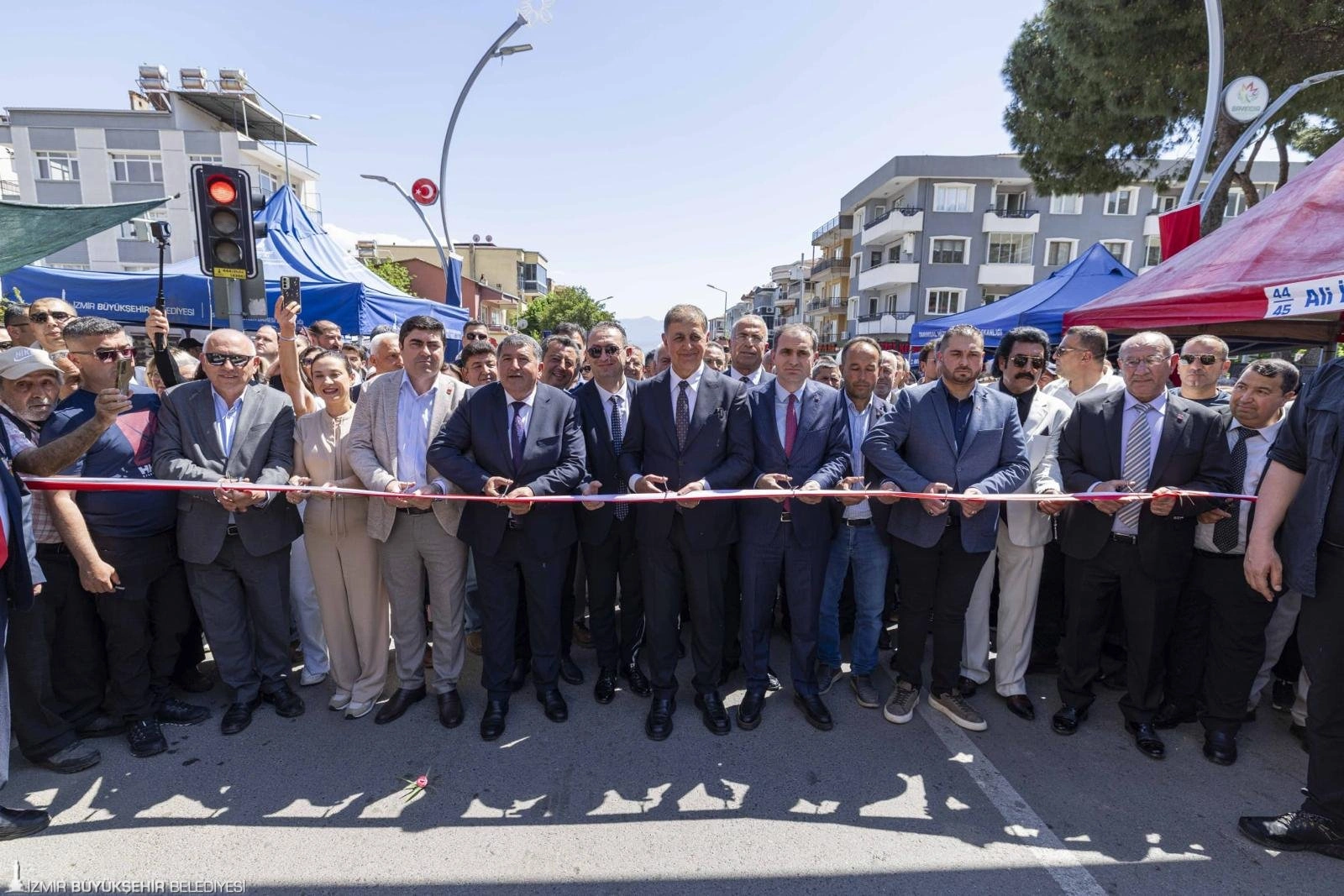 Başkan Tugay’dan Bayındır’a 127 milyonluk müjde! "Çiftçiyle şifa bulacağız"