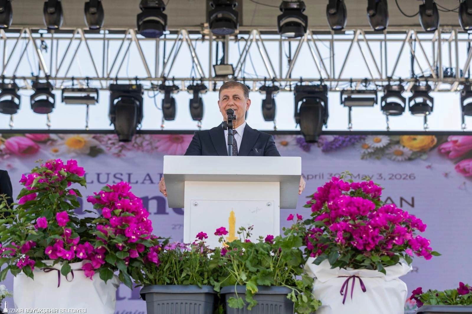 Başkan Tugay’dan Bayındır’a 127 milyonluk müjde! "Çiftçiyle şifa bulacağız"