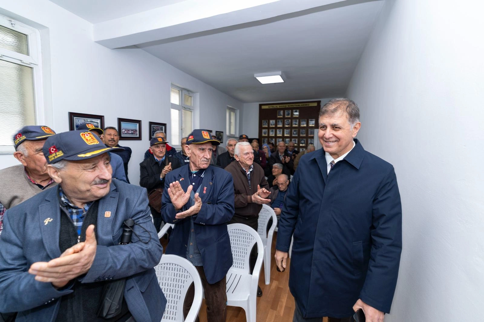 Başkan Tugay gazilerle buluştu: “Sizlere hizmet etmek bizim için onur”