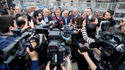 Bilirkişi heyetiyle Meslek Fabrikası'na giren İzmir Büyükşehir Belediye Başkanı Tugay,