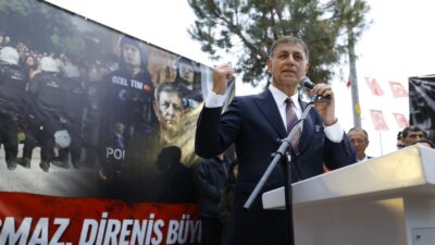 Meslek Fabrikası önünde Pankart Atölyesi kuruldu, sesler yükseldi! 

Başkan Tugay,