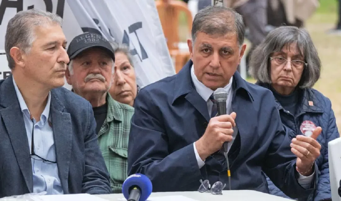 İzmir Büyükşehir Belediyesi’ne ait Meslek Fabrikası’na sabaha karşı yüzlerce polis