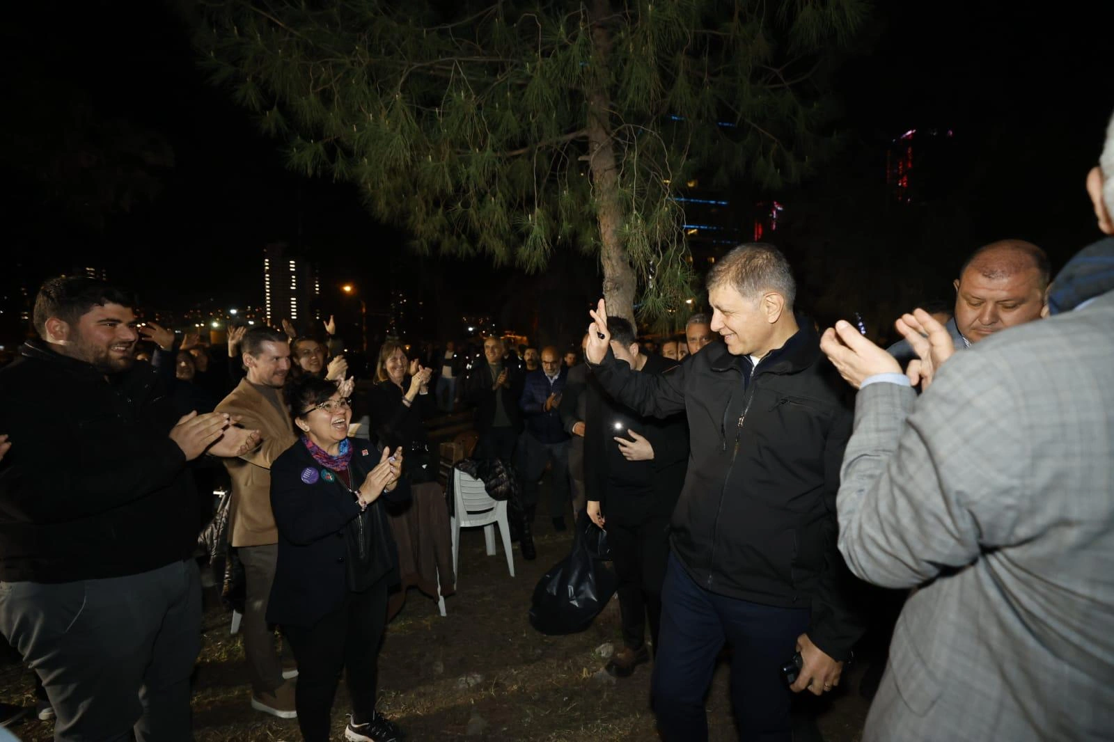 “Yarın herkesi 18.00'deki mitinge davet ediyorum”