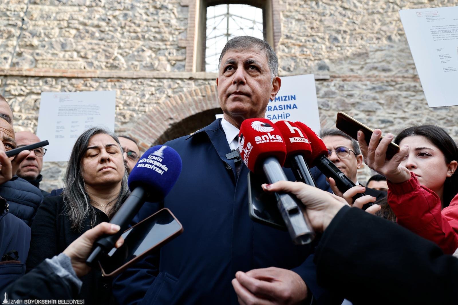 Meslek Fabrikası'ndaki polis ablukasına Lyon'dan tepki gösteren Cemil Tugay, zirveyi
