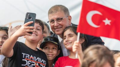 İzmir Büyükşehir Belediye Başkanı Dr. Cemil Tugay, 23 Nisan mesajında