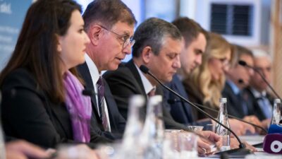 İzmir Büyükşehir Belediye Başkanı Dr. Cemil Tugay, kentin en renkli