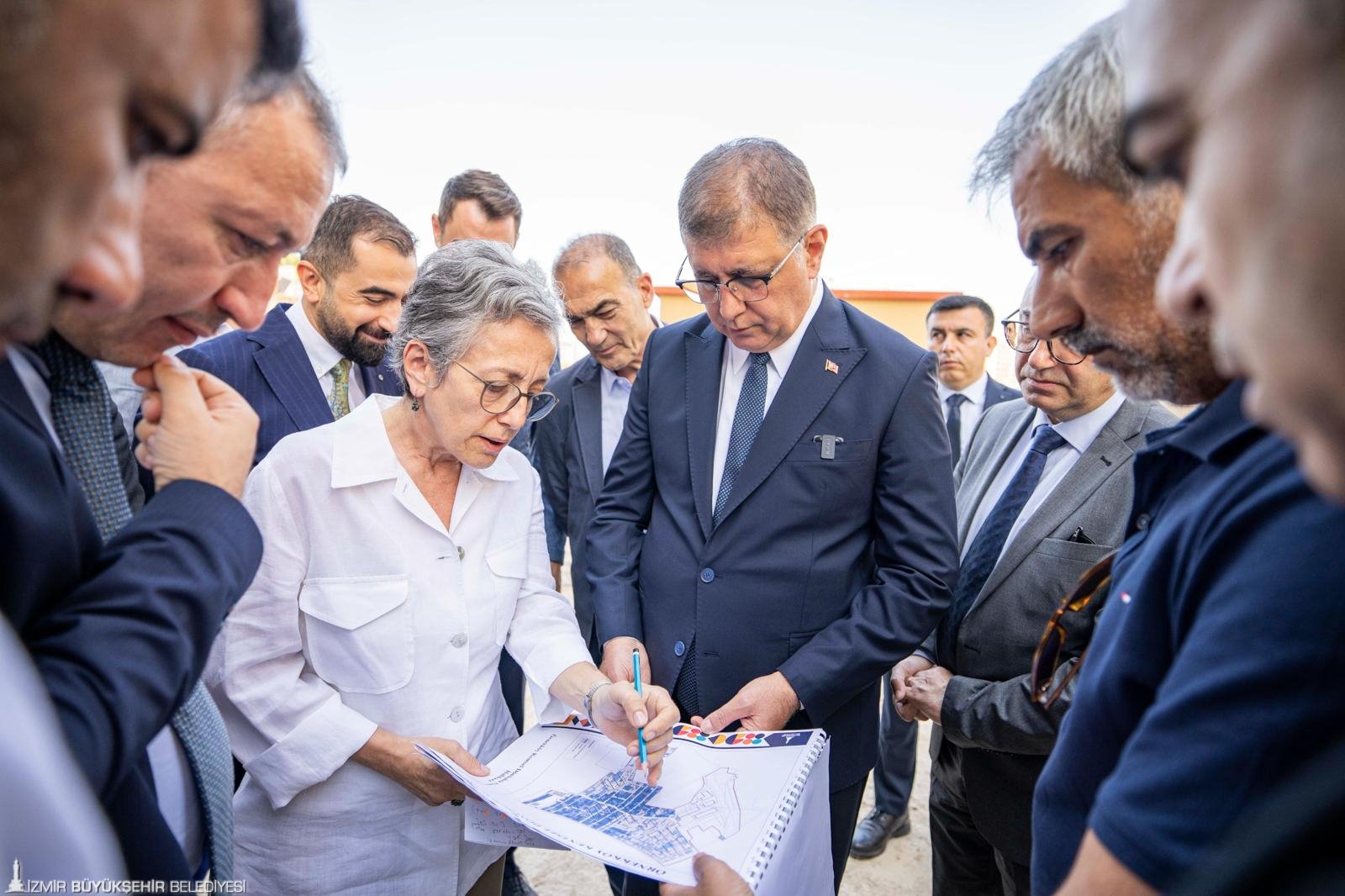 İzmir'de 2 Nisan'da yatırım fırtınası yaşanacak: Onlarca proje için aynı anda düğmeye basılacak