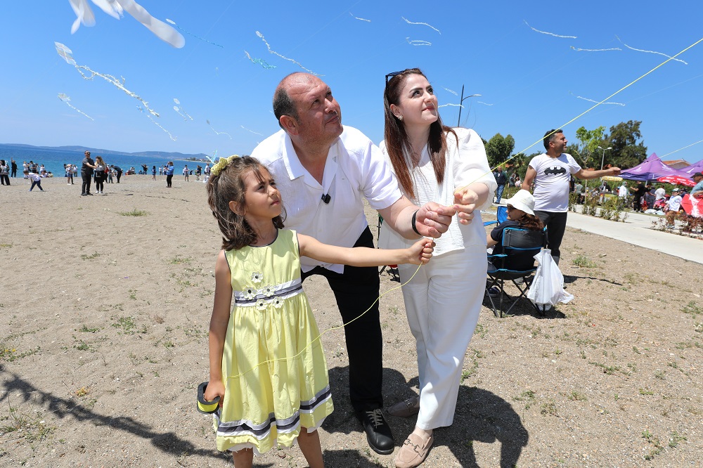 Menderes’te gökyüzü renklenecek: 15. Geleneksel Uçurtma Şenliği başlıyor!