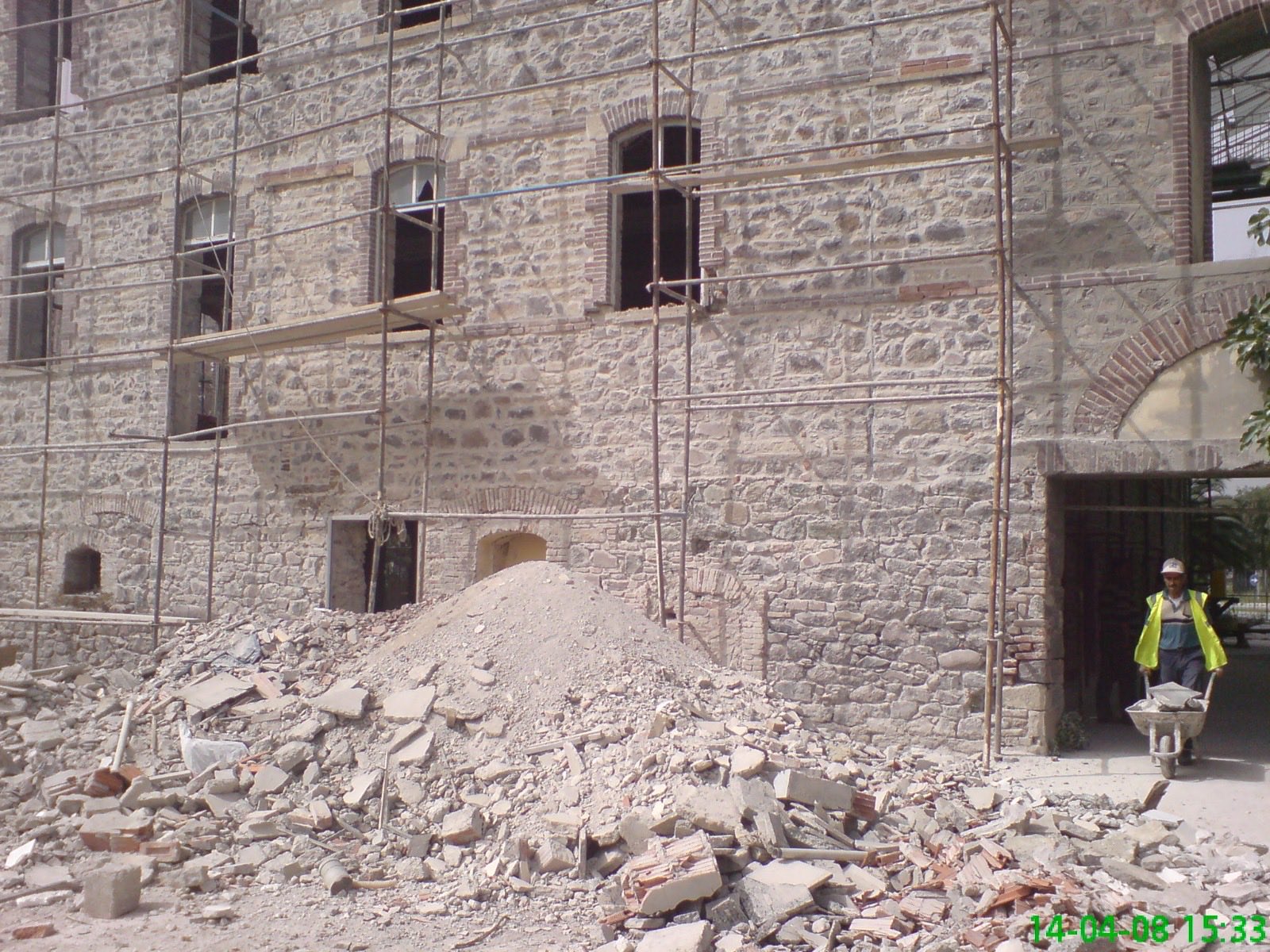 Tugay un fabrikasının eski halini paylaştı: 'O yıllarda neredeydiniz?'