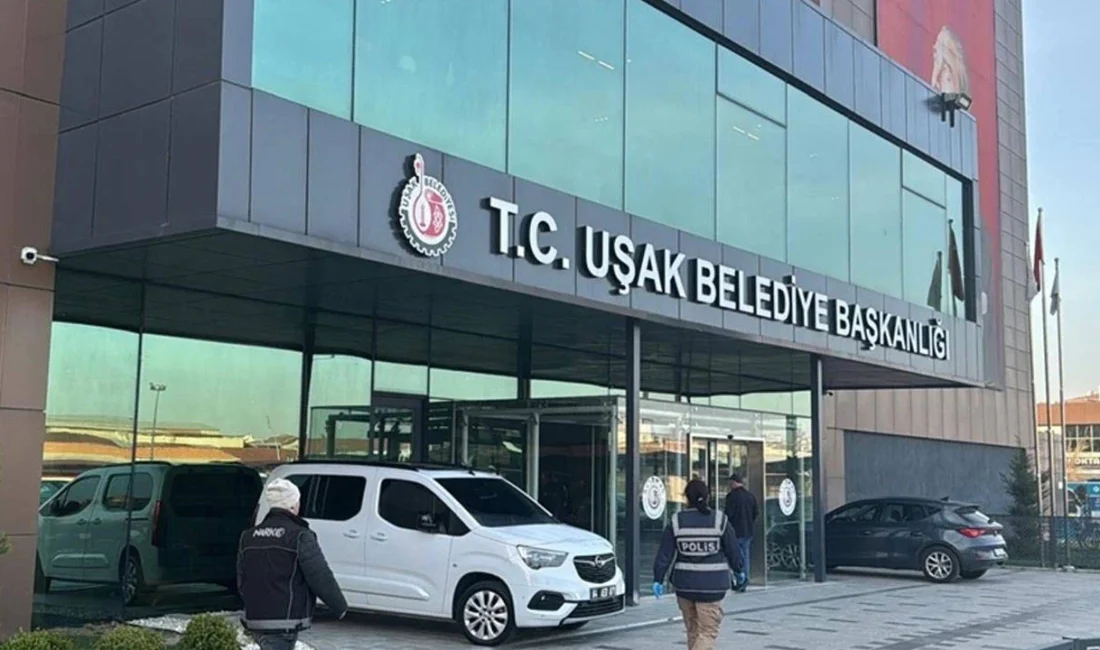 İstanbul merkezli yürütülen rüşvet ve yolsuzluk soruşturması kapsamında Uşak Belediyesi'ne