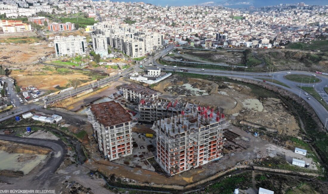 İzmir Ticaret Odası’na (İZTO) ‘Kırmızı Bayrak’ verilmesi töreninin ardından basın