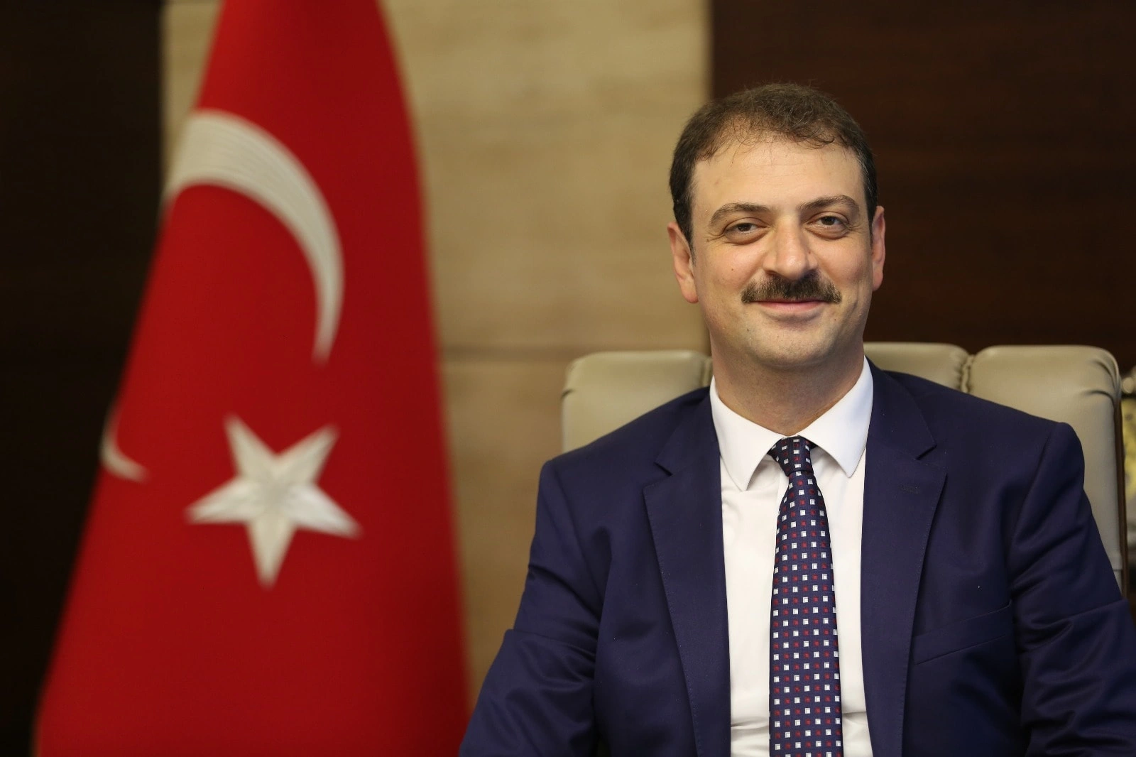 Vakıflar Genel Müdürü'nden Meslek Fabrikası çıkışı: “Ayda 5 milyona müşterisi var ama..."