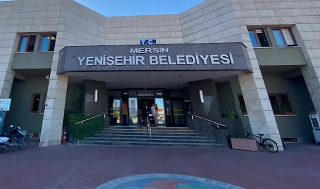 Türkiye genelinde belediyelere yönelik denetim ve operasyon dalgası Mersin’e uzandı.