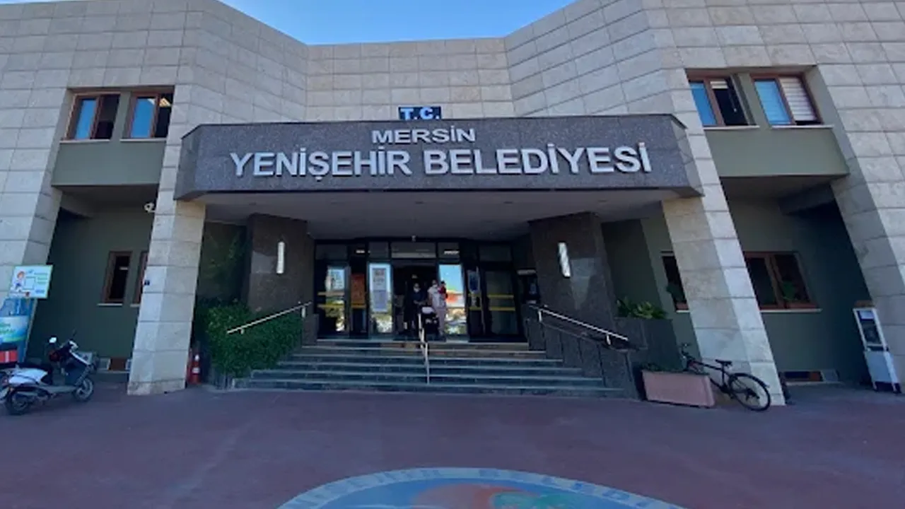 Mersin Yenişehir Belediyesi'ne operasyon: 30 kişi hakkında gözaltı kararı