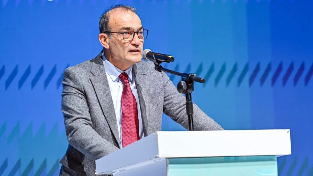 İzmir Körfezi'nin temizliğinde sorumluluk kimde? Yıldır'dan AK Parti'ye '900 milyon' çıkışı