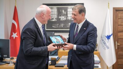 İzmir Büyükşehir Belediye Başkanı Dr. Cemil Tugay, Yunanistan Büyükelçisi Theodoros