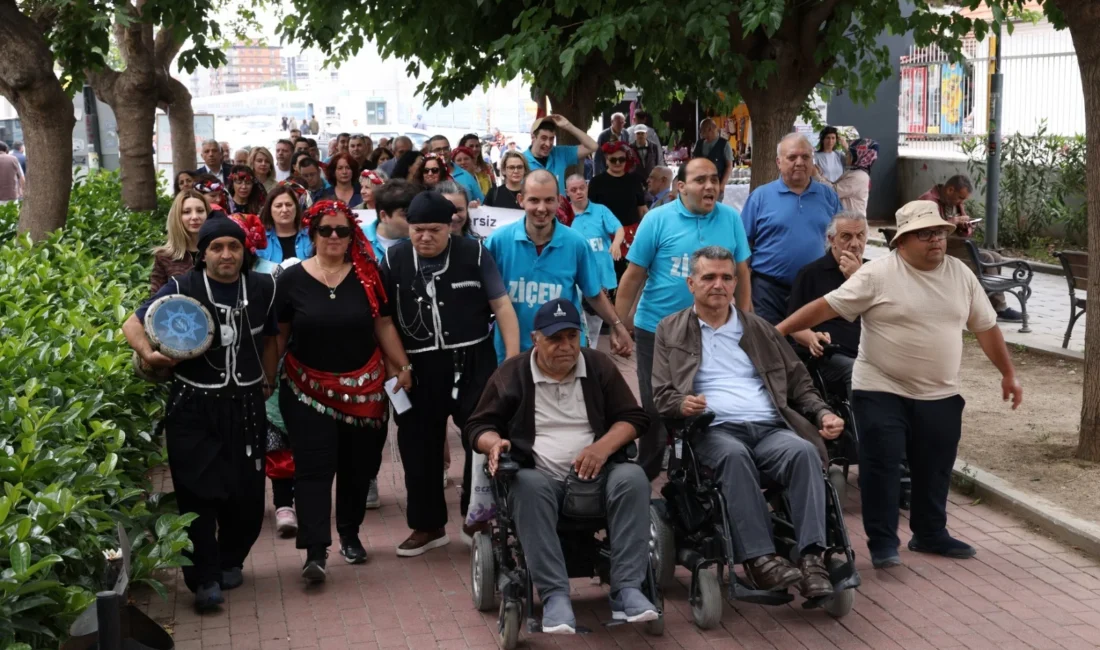 Çiğli Belediyesi’nin düzenlediği Engelsiz Şenlik’te ZİÇEV’li özel çocukların Harmandalı ve