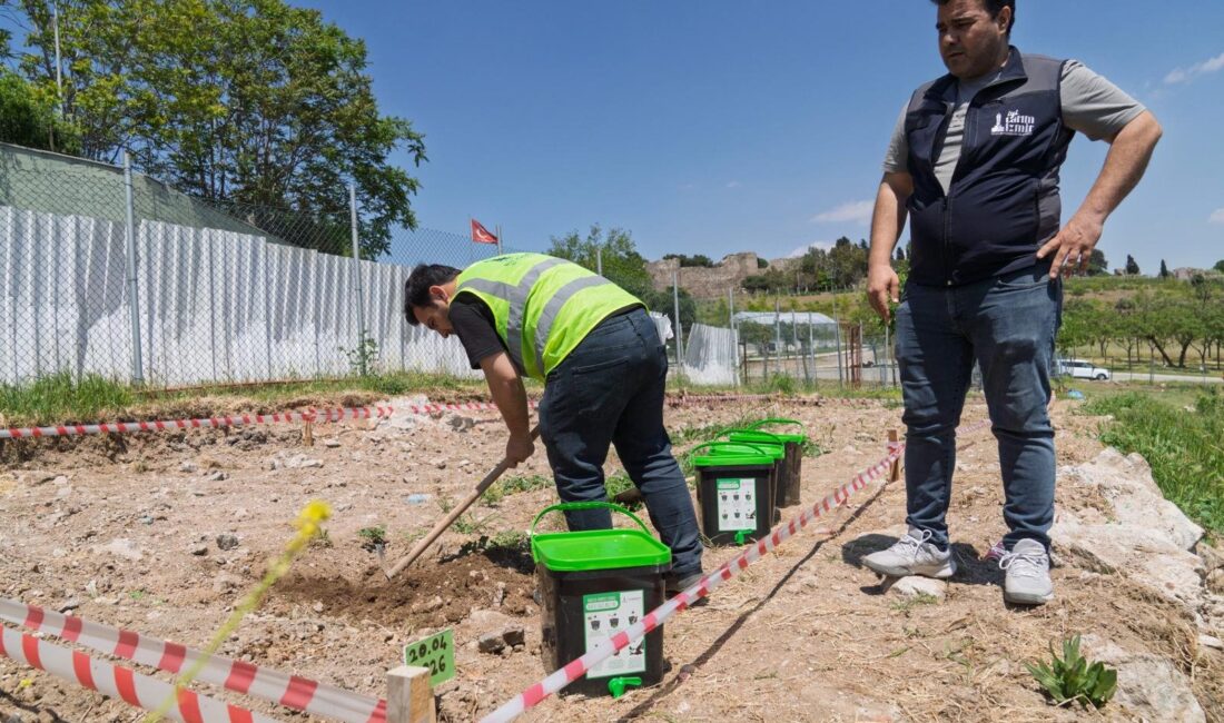 İzmir Büyükşehir Belediyesi’nin bokaşi seti uygulaması kapsamında gönüllü hanelerde biriken