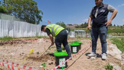 İzmir Büyükşehir Belediyesi’nin bokaşi seti uygulaması kapsamında gönüllü hanelerde biriken