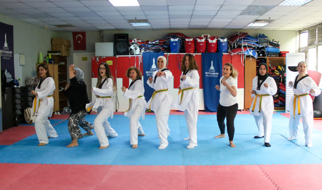 İzmir Büyükşehir Belediyesi'nin Kültürpark Celal Atik Spor Salonu’nda başlattığı kadınlara