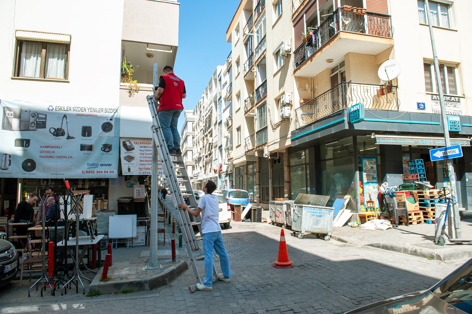 Karşıyaka’da moloz avcıları: 40 noktaya akıllı kamera!