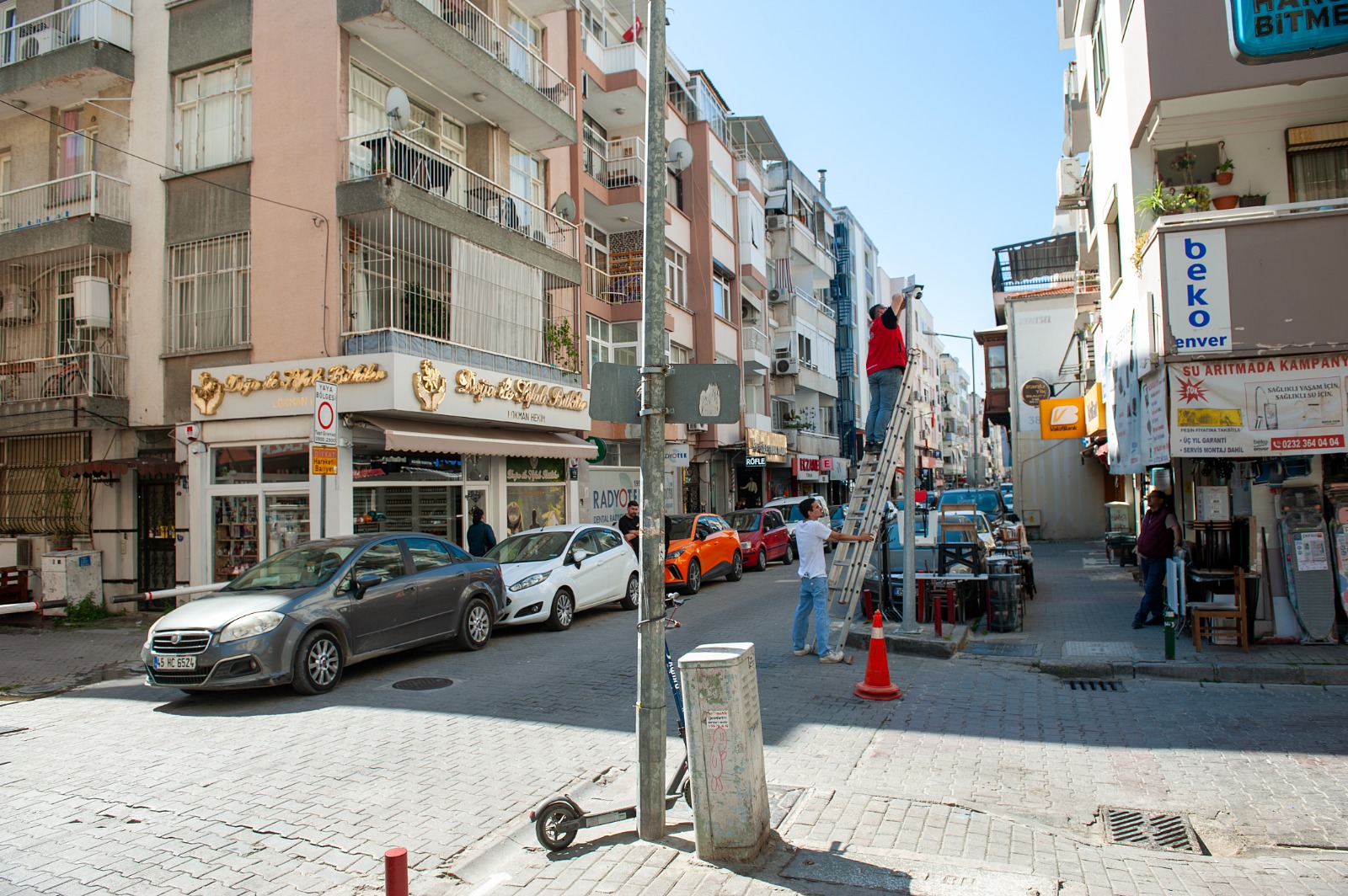 Karşıyaka’da moloz avcıları: 40 noktaya akıllı kamera!