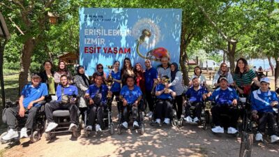 İnciraltı Engelli Eğitim Merkezi ve Engelliler Parkı, renkli sahne şovlarına