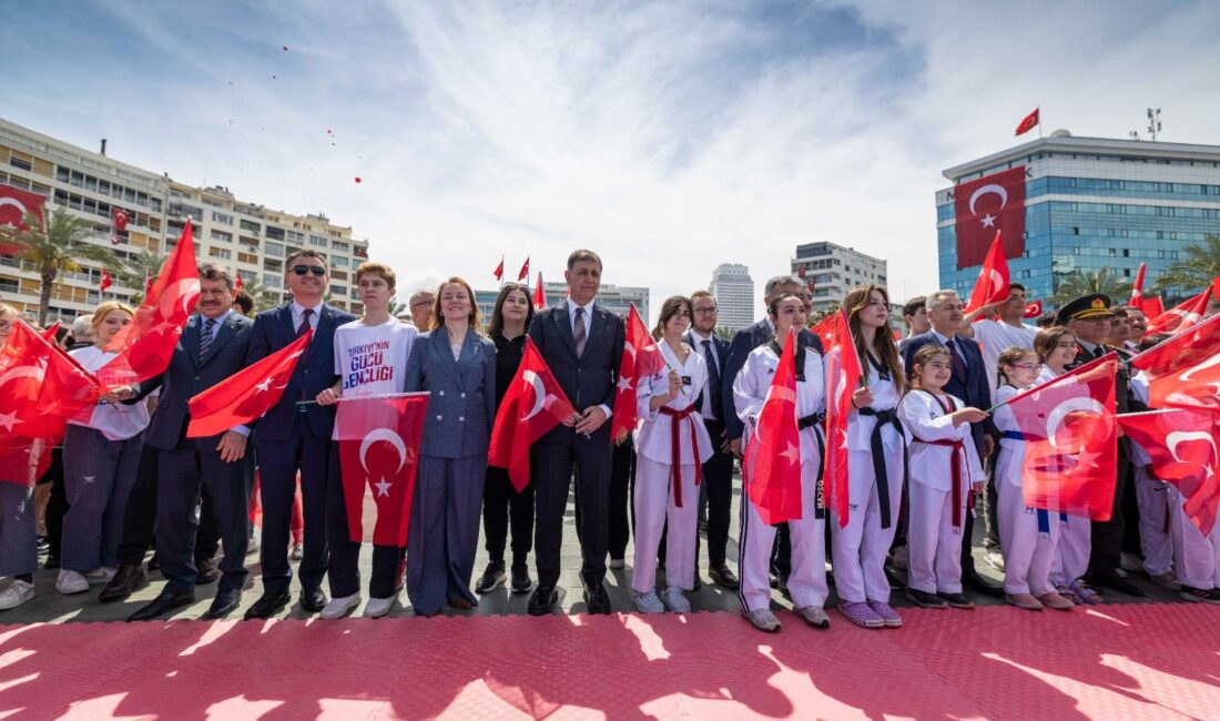 19 Mayıs Atatürk'ü Anma, Gençlik ve Spor Bayramı kutlamaları, İzmir