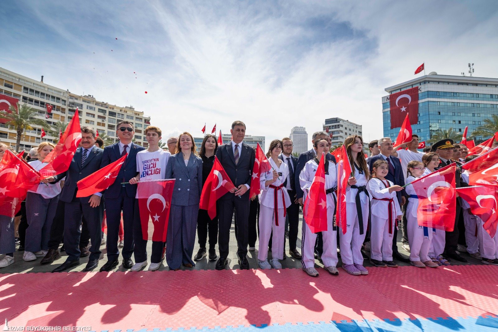 19 Mayıs Atatürk'ü Anma, Gençlik ve Spor Bayramı kutlamaları, İzmir