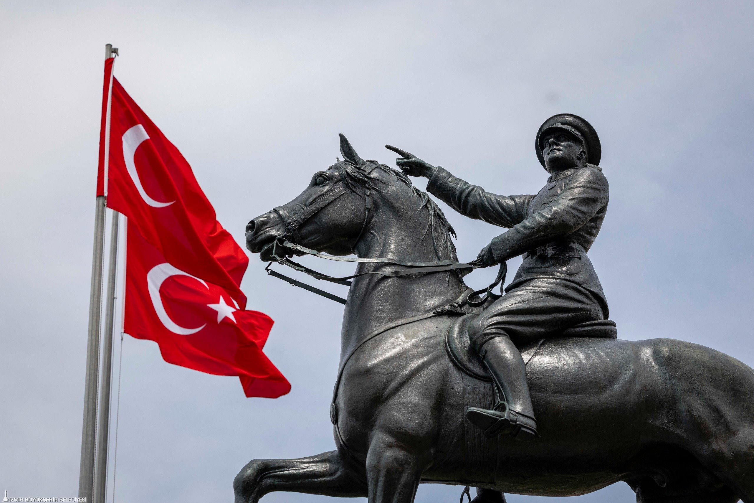 CHP İzmir İl Başkanı Çağatay Güç’ten 19 Mayıs muhtırası: "Mülakat düzenini tarihin çöplüğüne göndereceğiz!"