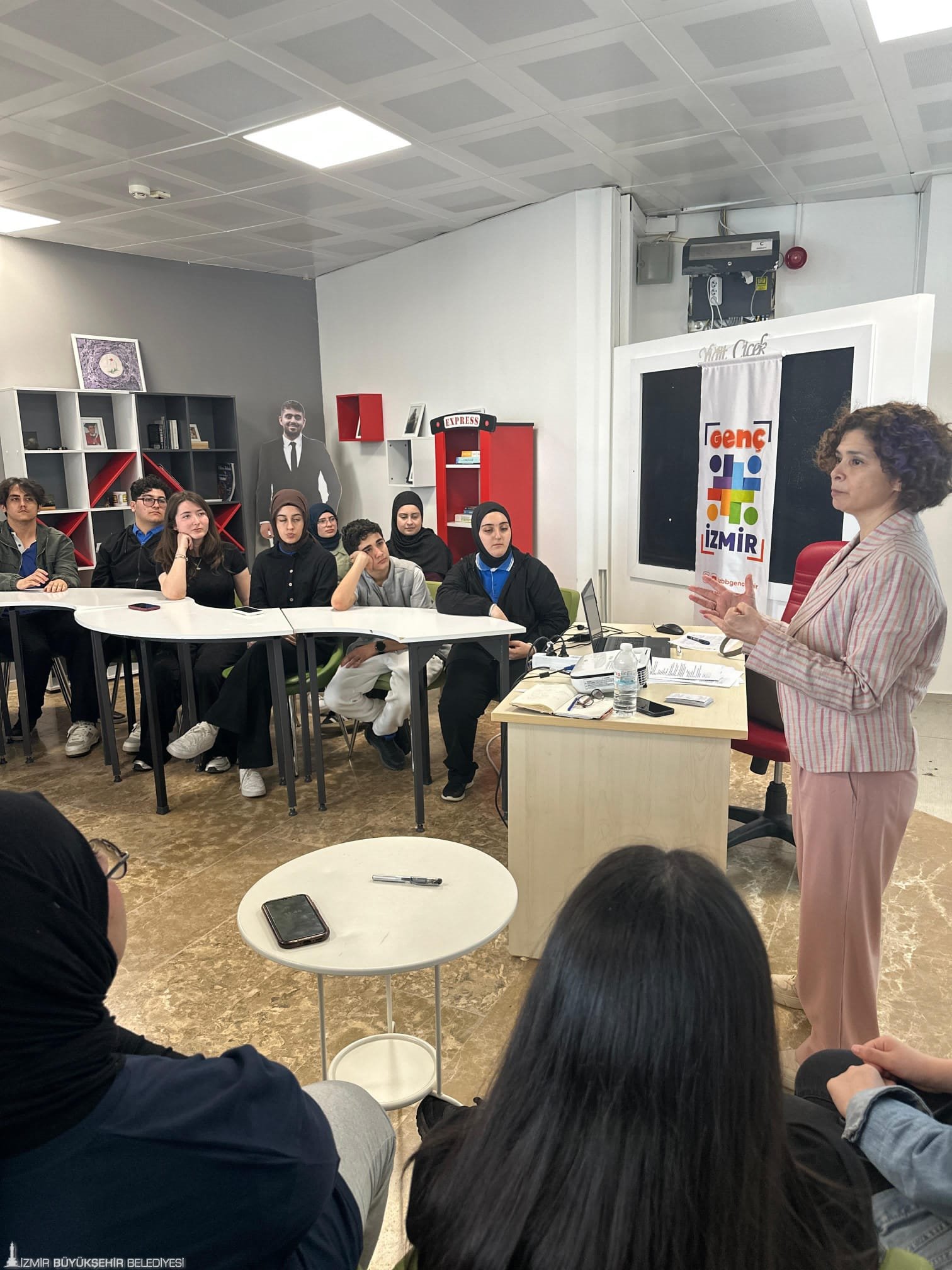 Gençlere dijital zorbalık koruması: Çevrimiçi ortamlarda hakkınızı nasıl koruyacaksınız?
