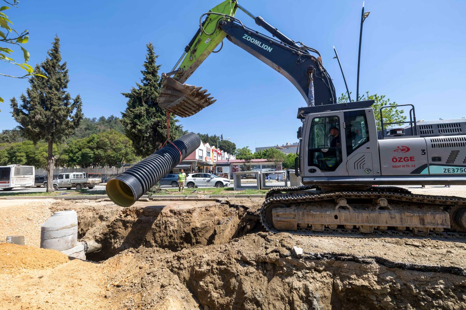 İzmir Büyükşehir ve İZSU'dan Küçük Menderes'e 300 Milyon TL'lik kalkan!