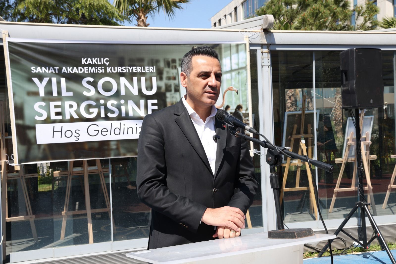 Çiğli’de sanat rüzgarı: Kaklıç Akademisi’nden yıl sonu sergisi!