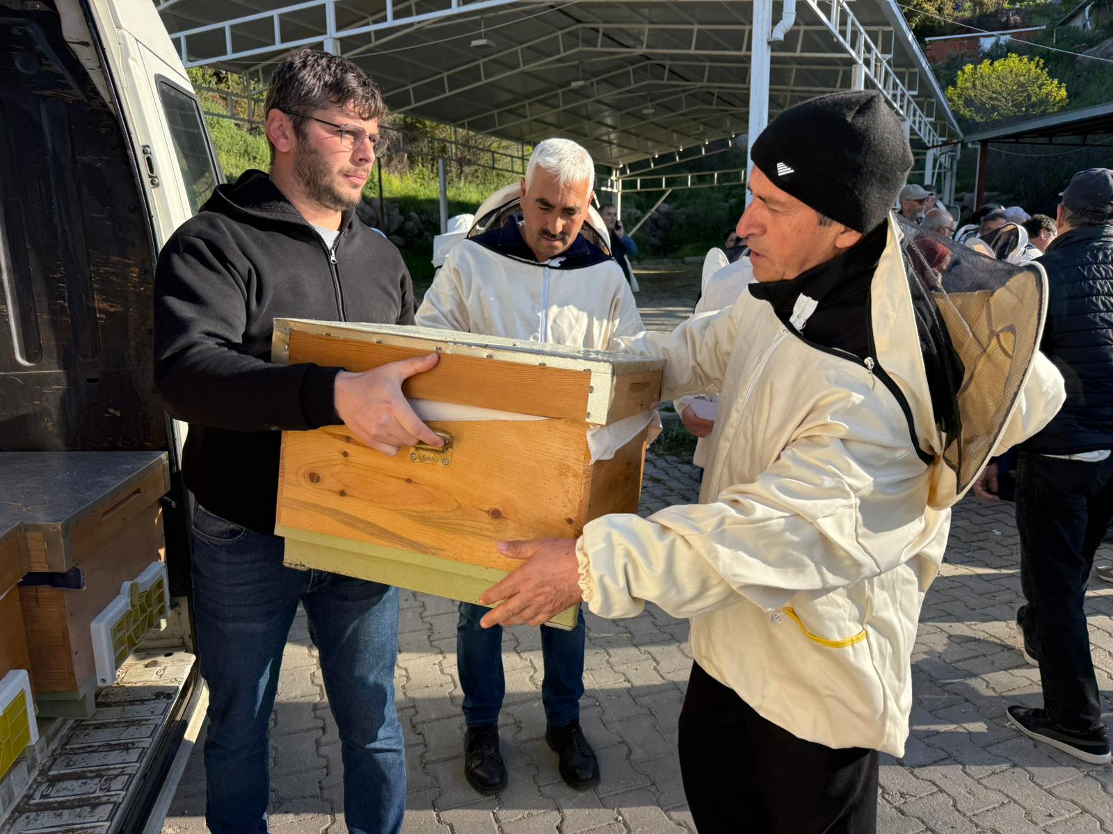 Sadece eğitim değil, anahtar teslim üretim! Bornova Belediyesi, 10. Arıcılık