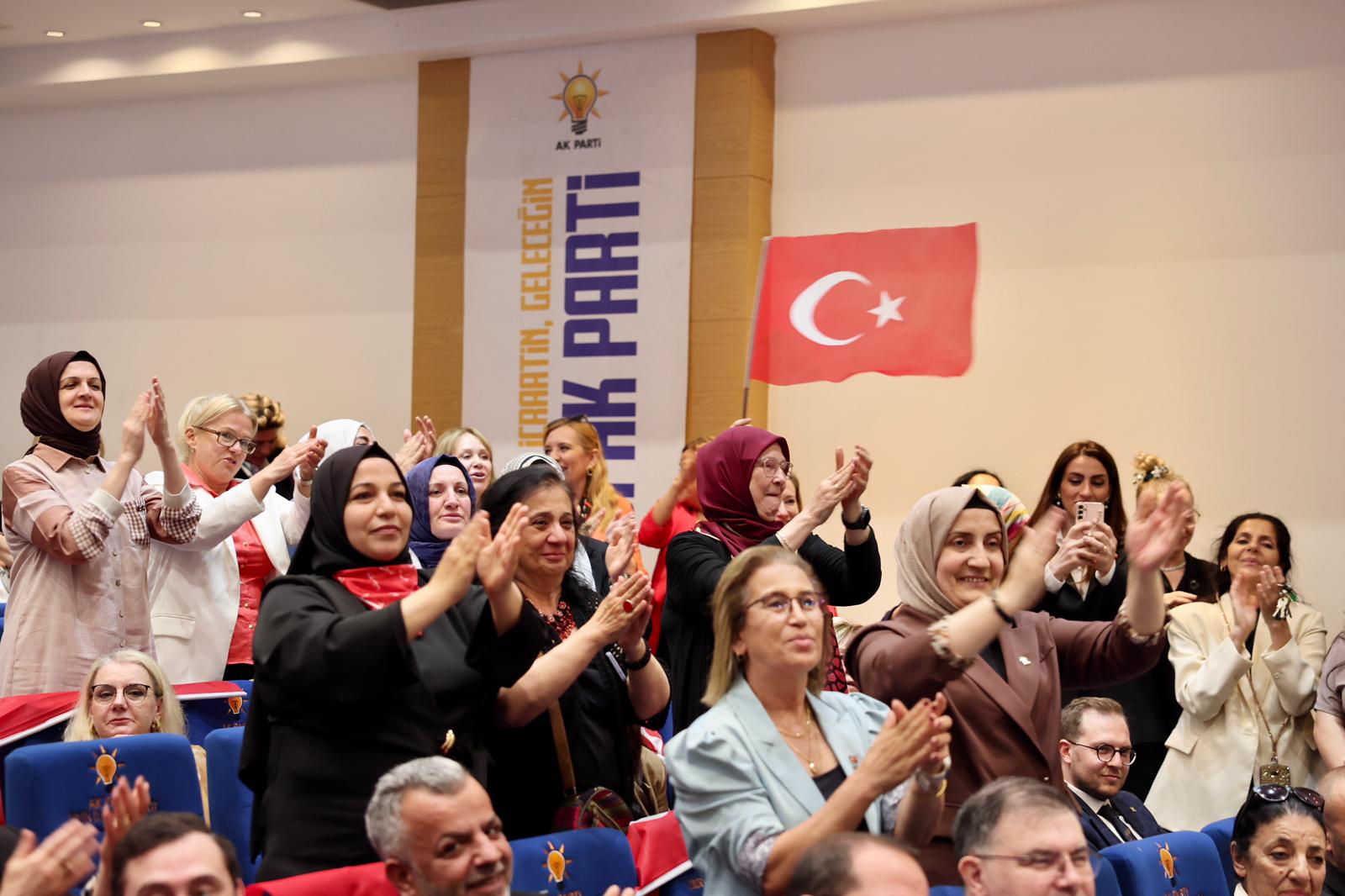 Saygılı AK Parti İzmir İl Danışma Meclisi'nde konuştu: 'Yarın seçim varmış gibi sahadayız'