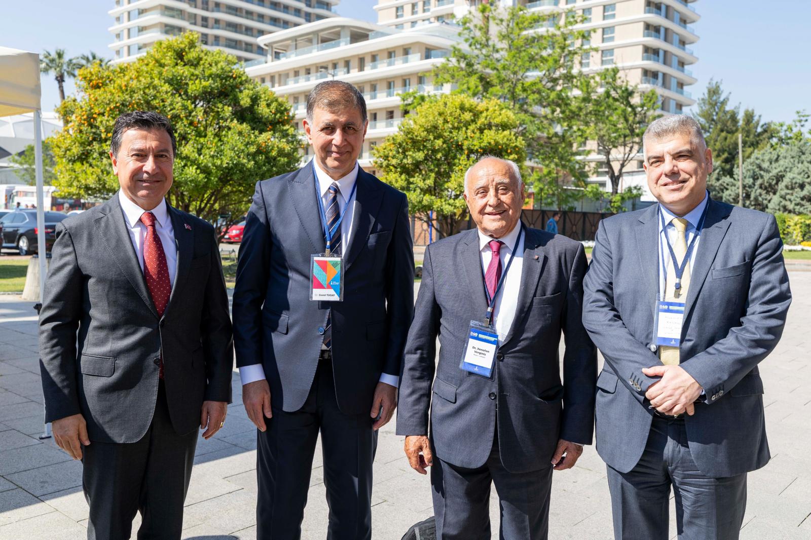 Ahmet Aras'tan İzmir'de UCLG Çalıştayı'nda çarpıcı çıkış: '2 saatlik konsere 5 milyon harcanıyor; yazık, günah'